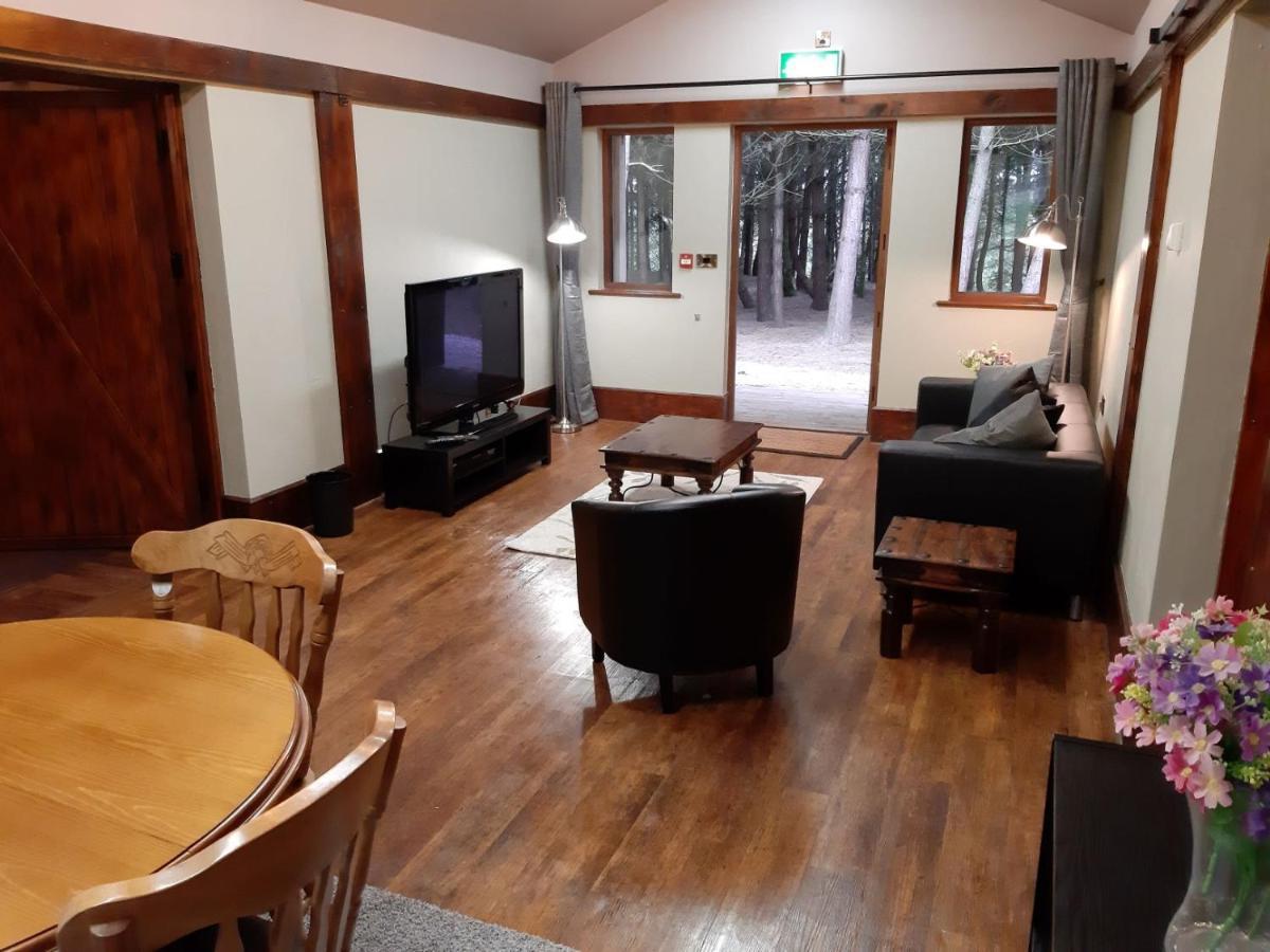 Wyldwood Lodge Cheadle  Eksteriør bilde